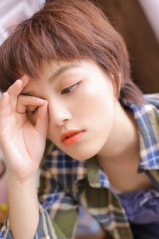 依人青青青